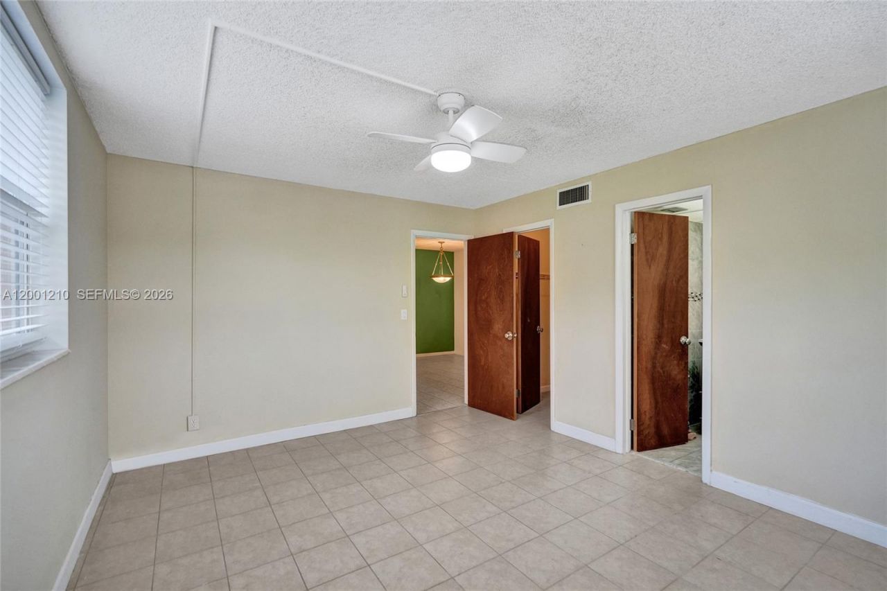 3051 NW 46th Ave, Unit 101, Lauderdale Lakes, FL 33313 Photo