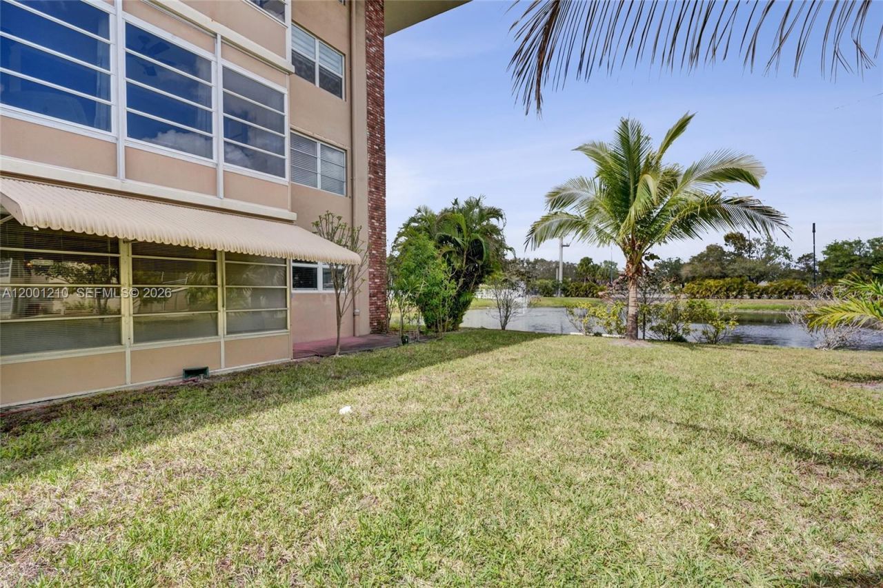 3051 NW 46th Ave, Unit 101, Lauderdale Lakes, FL 33313 Photo