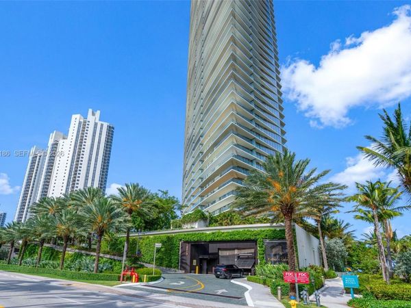 18975 Collins Ave, Unit 3605, Sunny Isles Beach, FL 33160