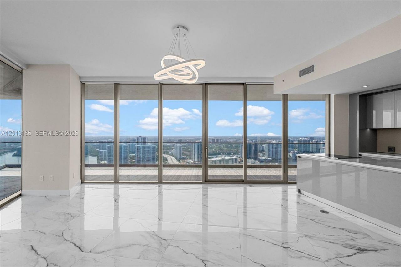 18975 Collins Ave, Unit 3605, Sunny Isles Beach, FL 33160 Photo