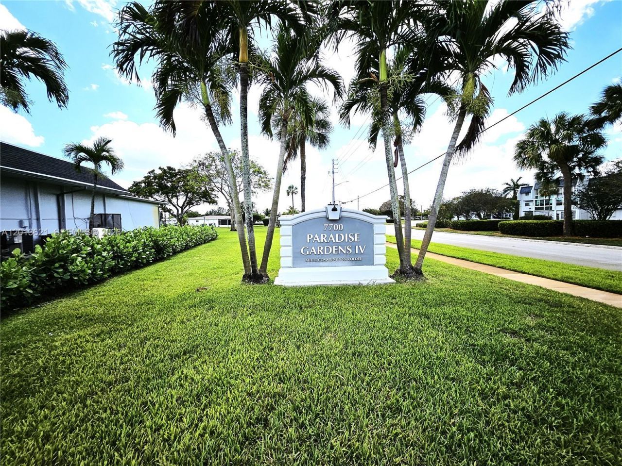 1040 NW 73rd Ter , Margate, FL 33063 Photo