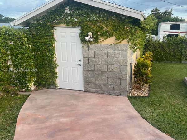 15025 Monroe St , Unit #B, Miami, FL 33176