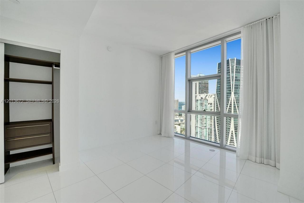 851 NE 1st Ave , Unit 4001, Miami, FL 33132 Photo