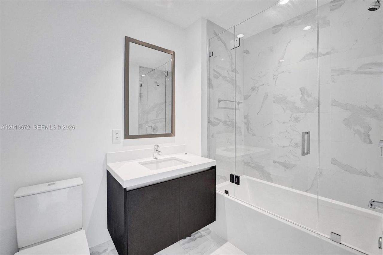 851 NE 1st Ave , Unit 4001, Miami, FL 33132 Photo