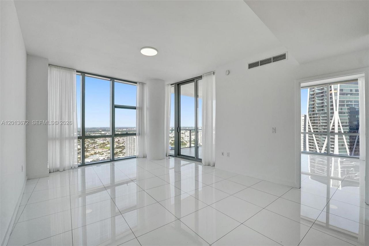 851 NE 1st Ave , Unit 4001, Miami, FL 33132 Photo