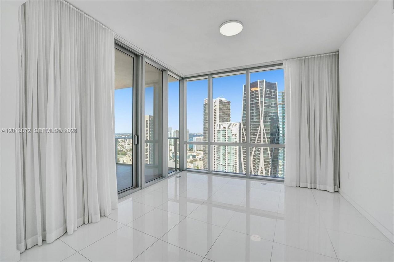 851 NE 1st Ave , Unit 4001, Miami, FL 33132 Photo