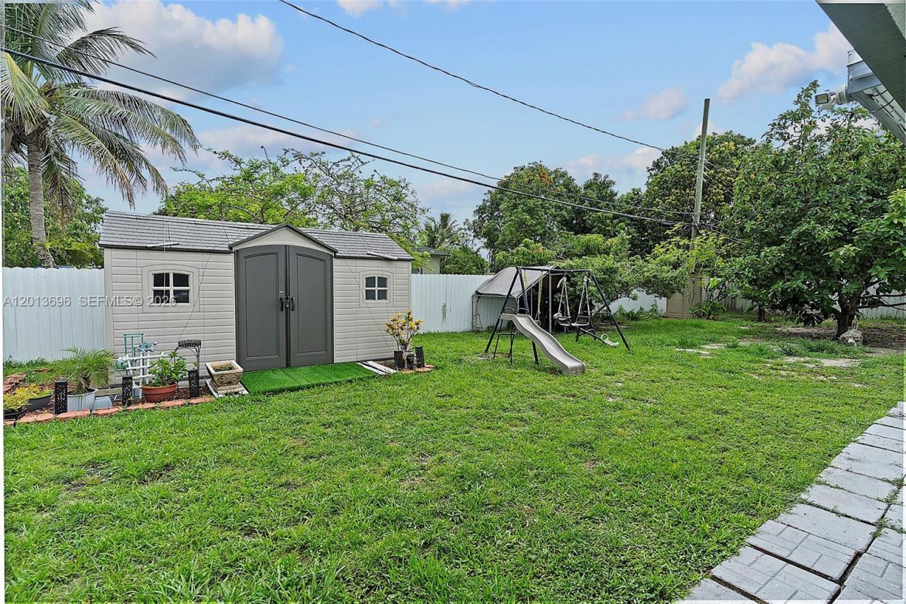 17155 NW 37th Ct, Miami Gardens, FL 33055 Photo