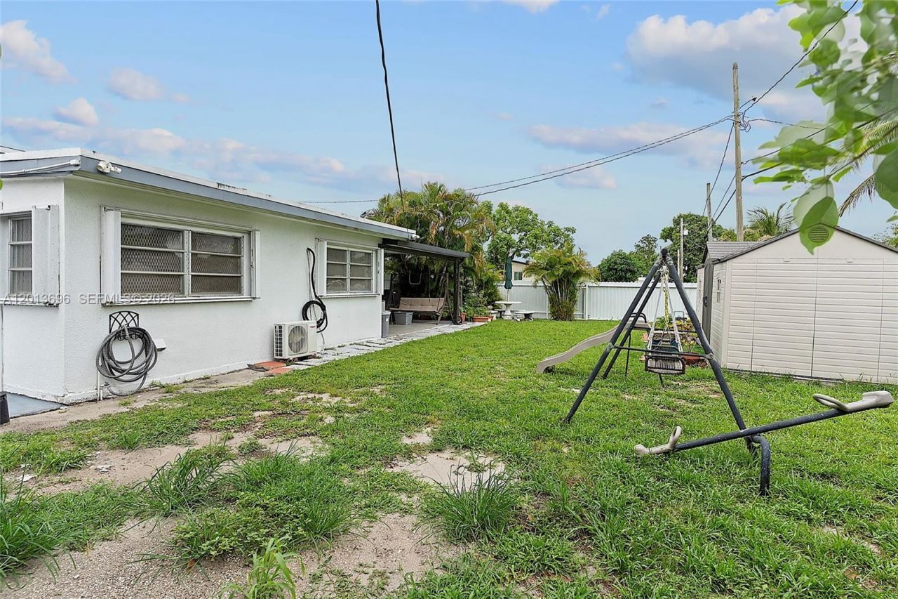 17155 NW 37th Ct, Miami Gardens, FL 33055 Photo