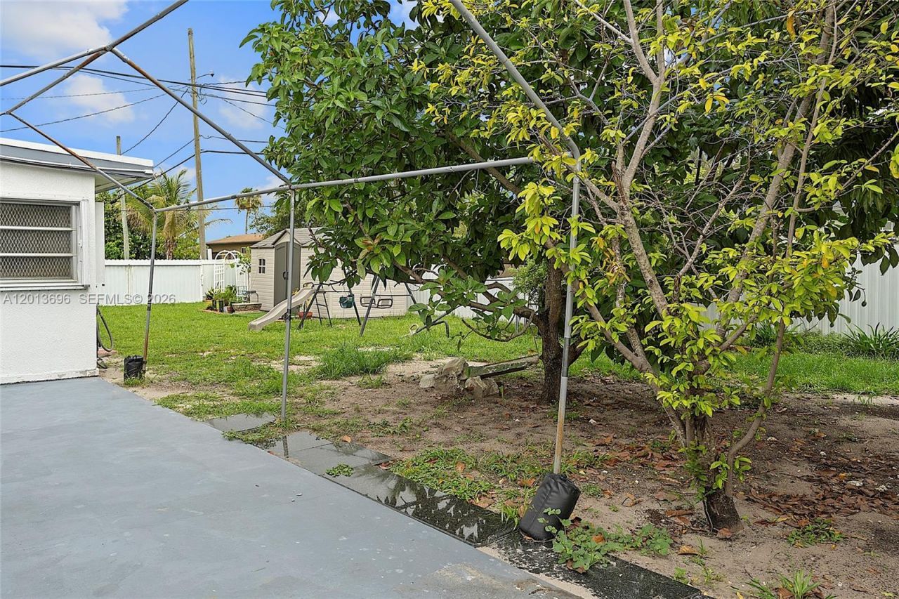 17155 NW 37th Ct, Miami Gardens, FL 33055 Photo