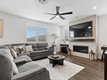 10469 Fendi Way, Elk Grove, CA 95757 Photo