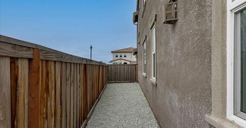 10469 Fendi Way, Elk Grove, CA 95757 Photo