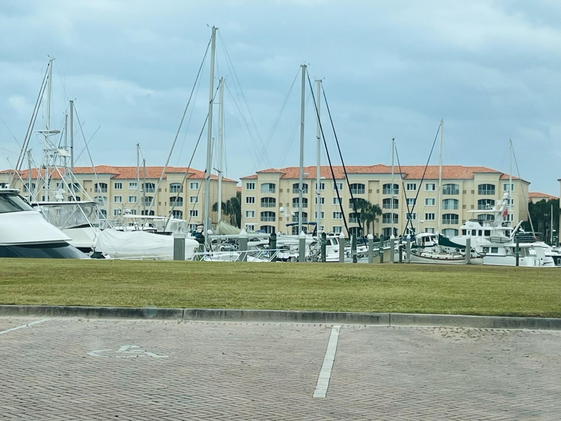 20 Harbour Isle Drive W, Unit 106, Fort Pierce, FL 34949 Photo