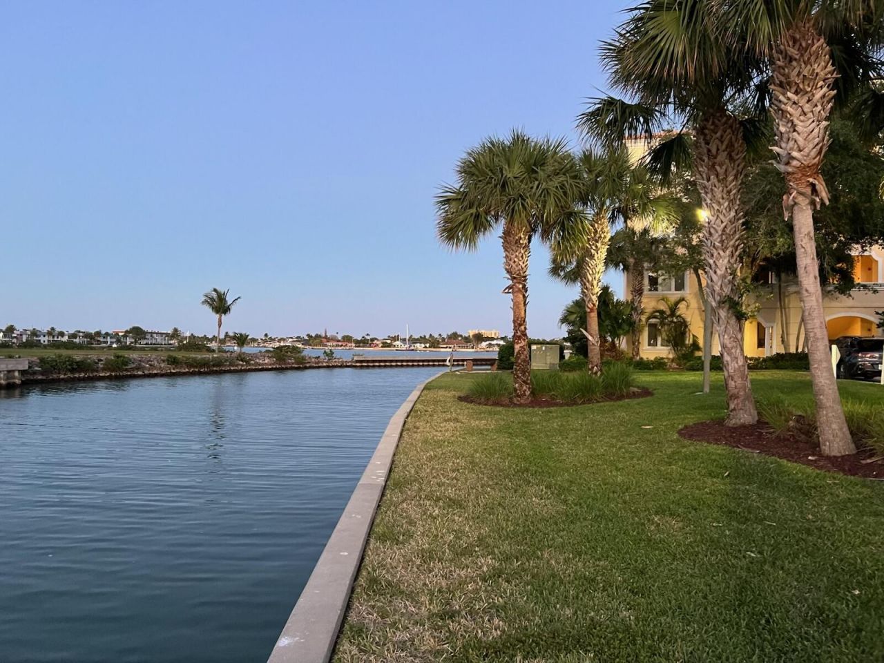 20 Harbour Isle Drive W, Unit 106, Fort Pierce, FL 34949 Photo