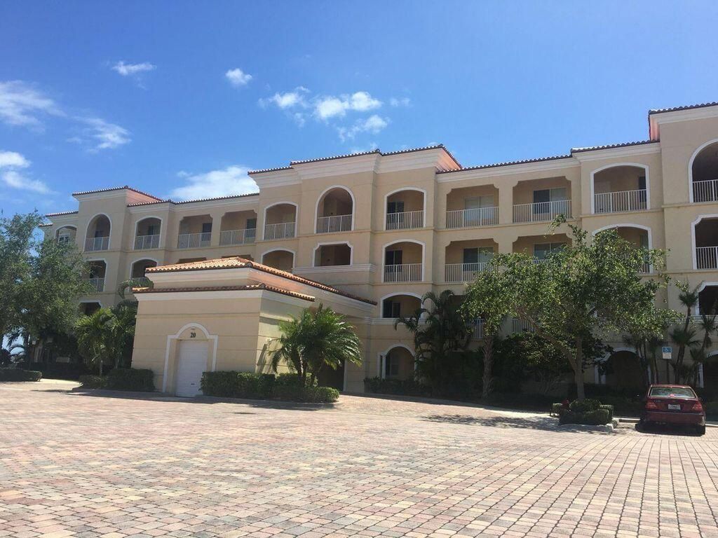 20 Harbour Isle Drive W, Unit 106, Fort Pierce, FL 34949 Photo