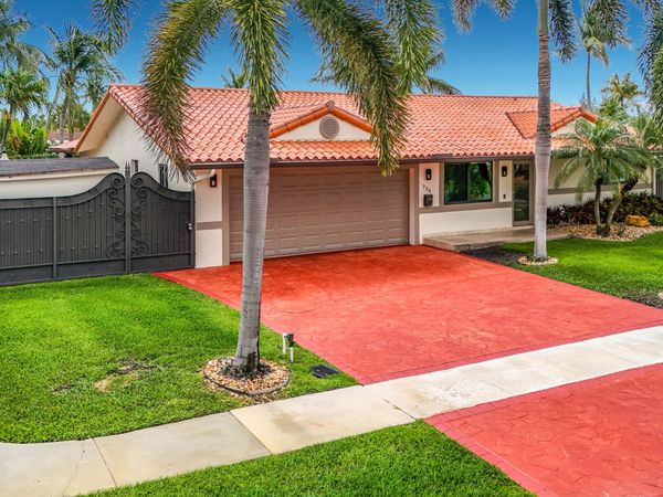 736 NW 12th Avenue, Dania Beach, FL 33004