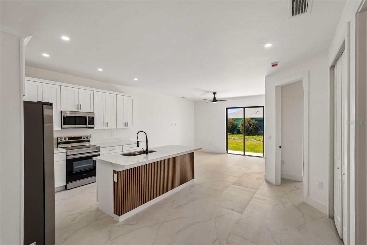 2406 Hightower Avenue S, Lehigh Acres, FL 33973 Photo
