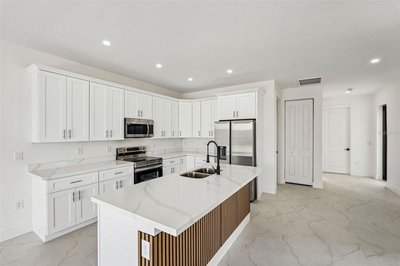 2406 Hightower Avenue S, Lehigh Acres, FL 33973 Photo