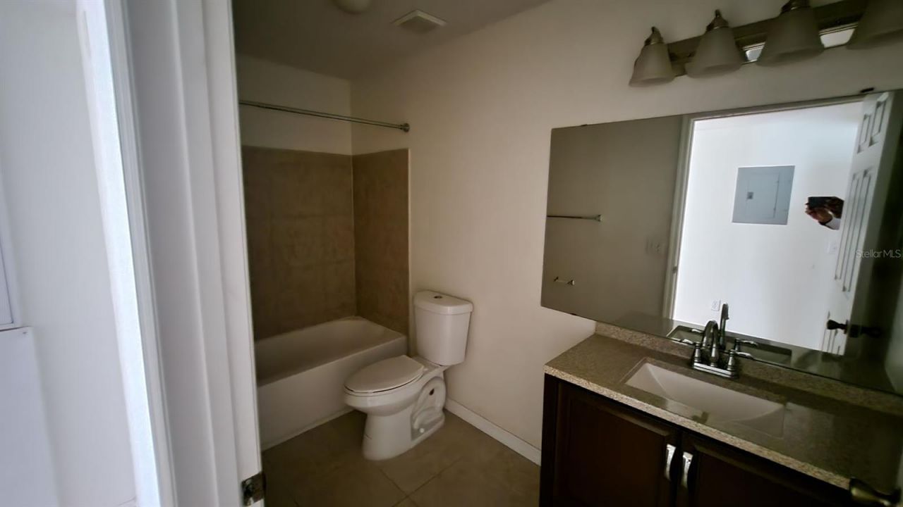 14013 Fairway Island Drive, Unit 427, Orlando, FL 32837 Photo