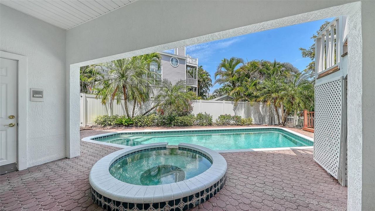 3040 Gulf Of Mexico Drive, Unit 3, Longboat Key, FL 34228 Photo
