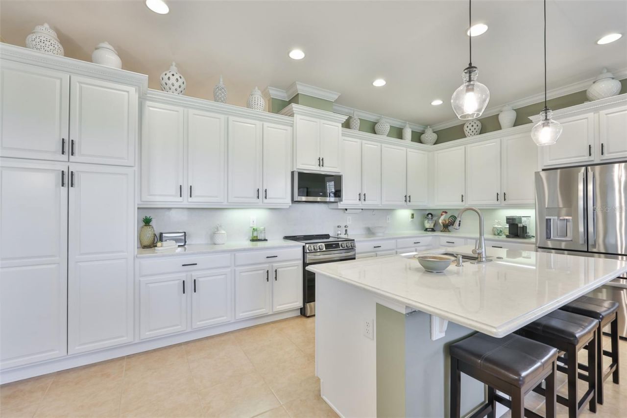 1618 Emerald Dunes Drive, Sun City Center, FL 33573 Photo