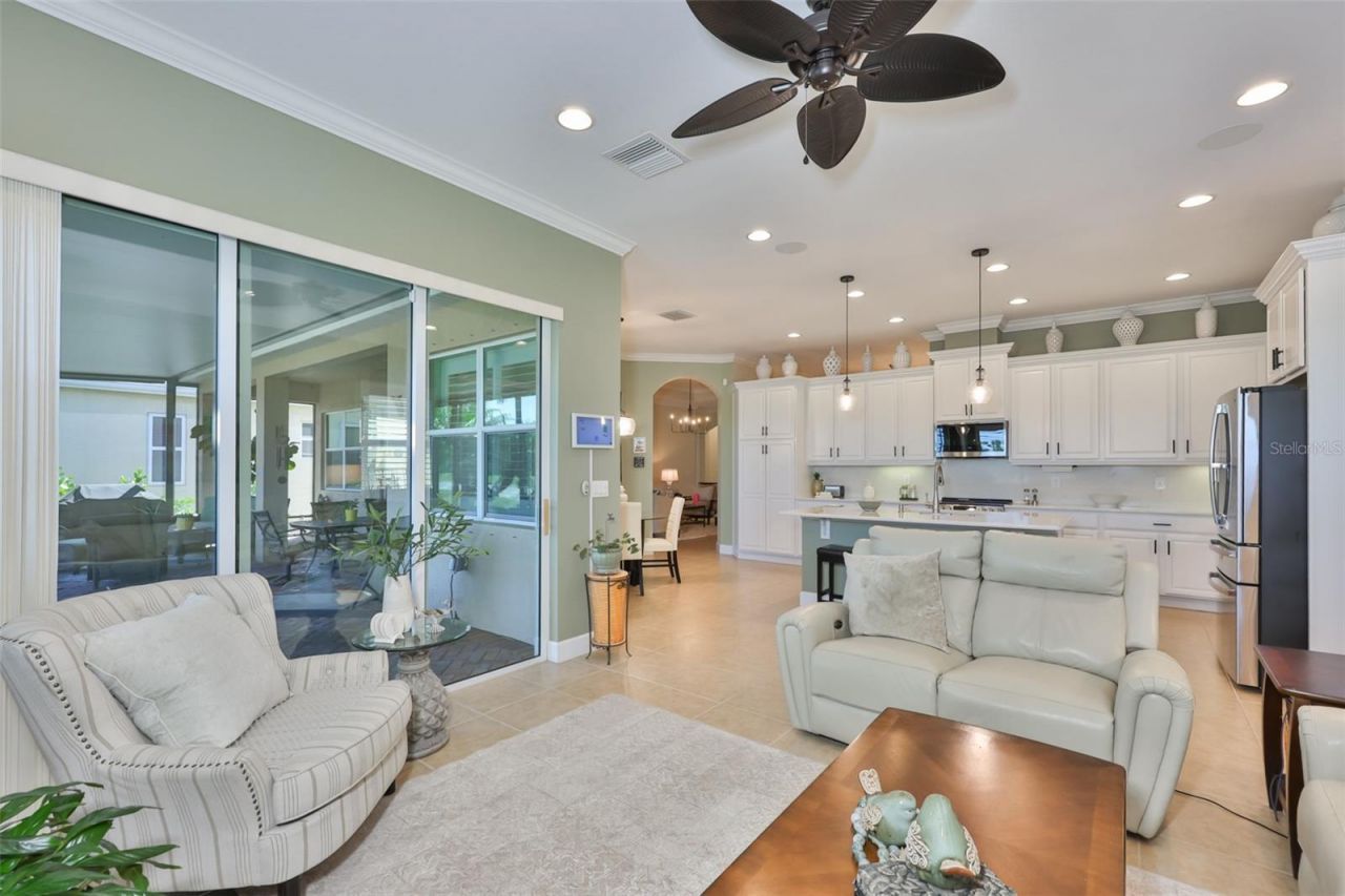 1618 Emerald Dunes Drive, Sun City Center, FL 33573 Photo