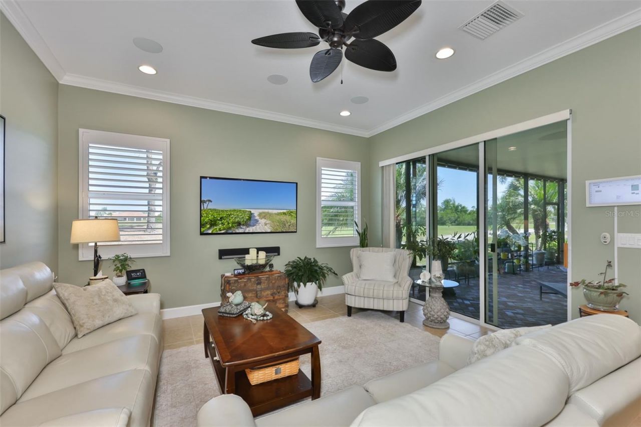 1618 Emerald Dunes Drive, Sun City Center, FL 33573 Photo