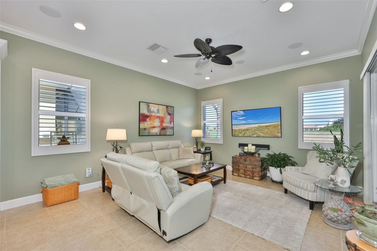 1618 Emerald Dunes Drive, Sun City Center, FL 33573 Photo