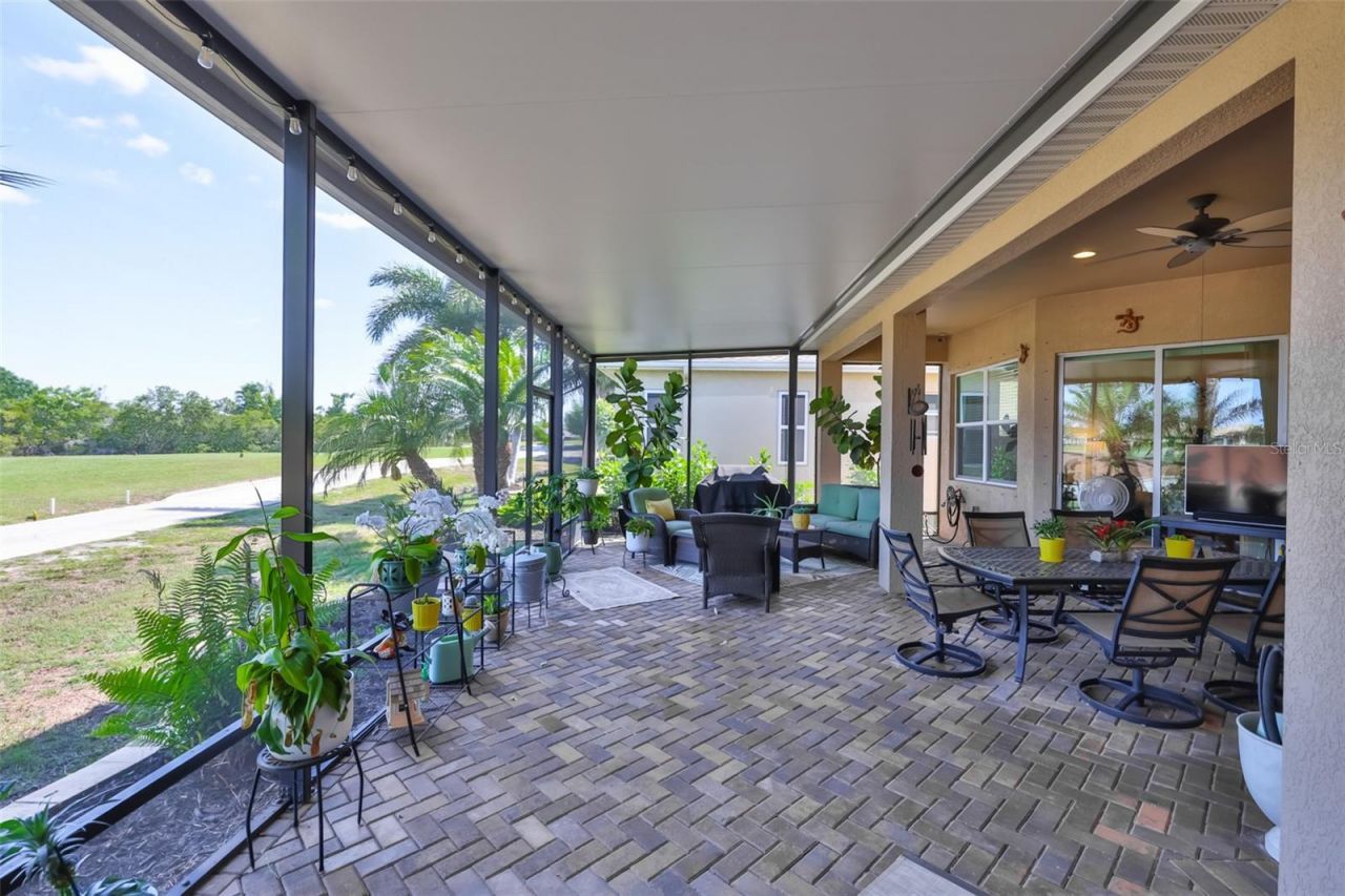 1618 Emerald Dunes Drive, Sun City Center, FL 33573 Photo