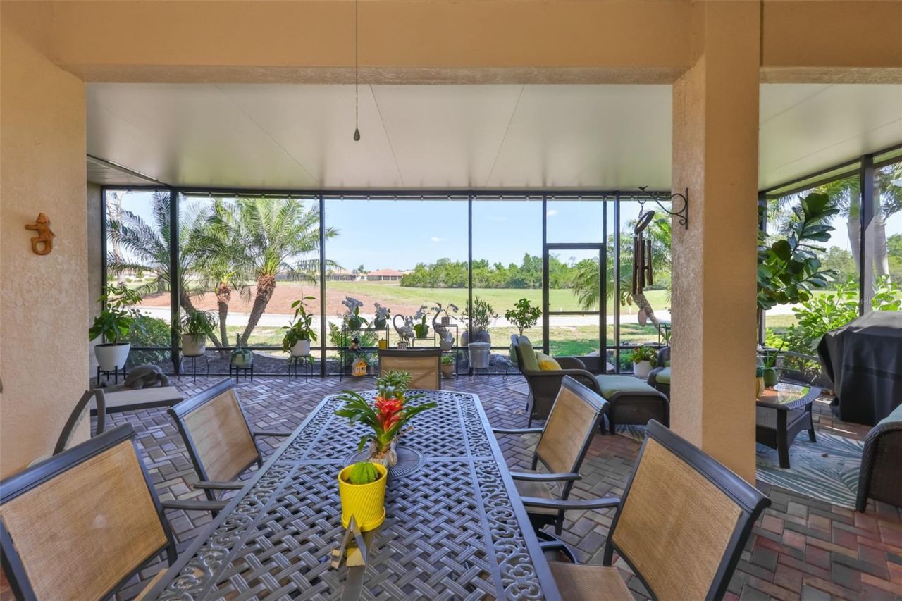 1618 Emerald Dunes Drive, Sun City Center, FL 33573 Photo