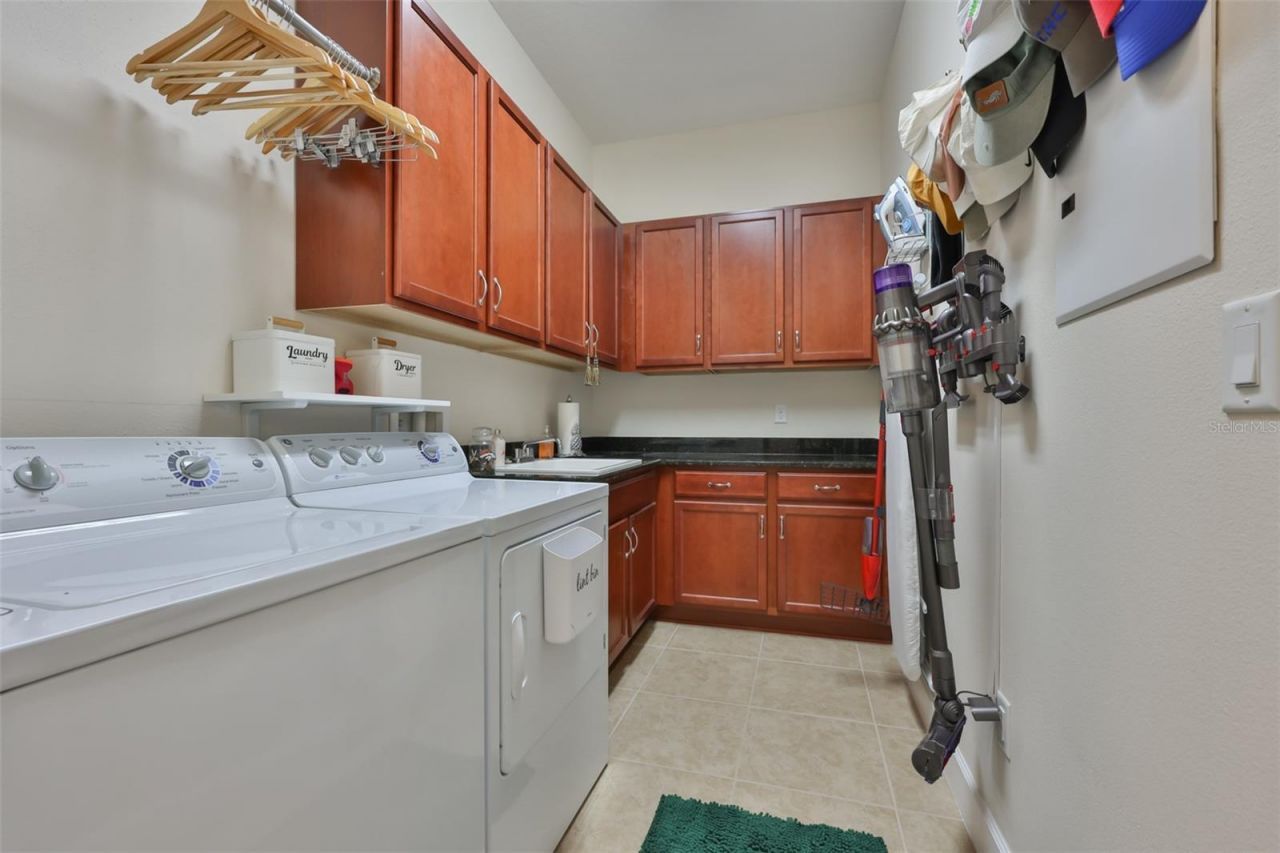 1618 Emerald Dunes Drive, Sun City Center, FL 33573 Photo