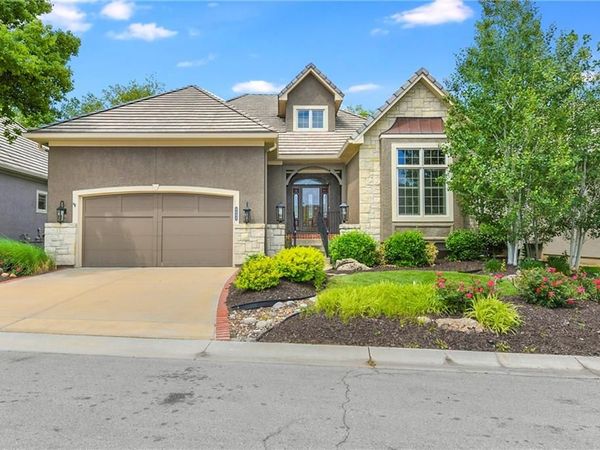 5404 W 124th Terrace, Leawood, KS 66209