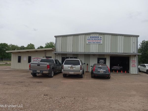 225 Us-82 , Indianola, MS 38751