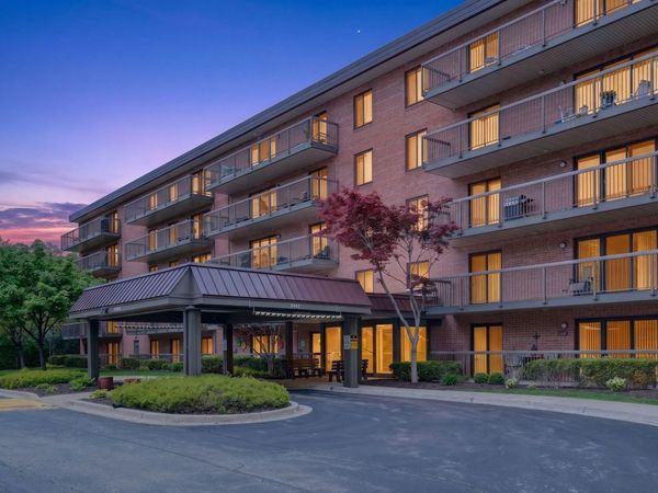 6443 Clarendon Hills Road , Unit 305A, Willowbrook, IL 60527
