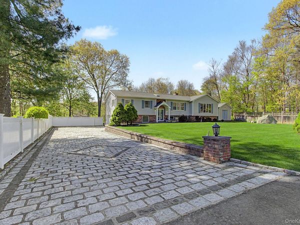 24 Richard Road , Mahopac, NY 10541