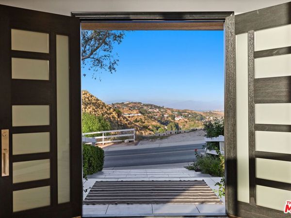 53 Saddlebow Road, Bell Canyon, CA 91307