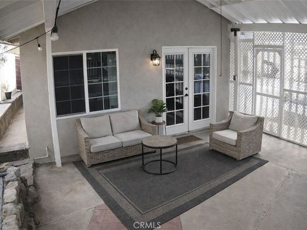 2011 8th, San Fernando, CA 91340