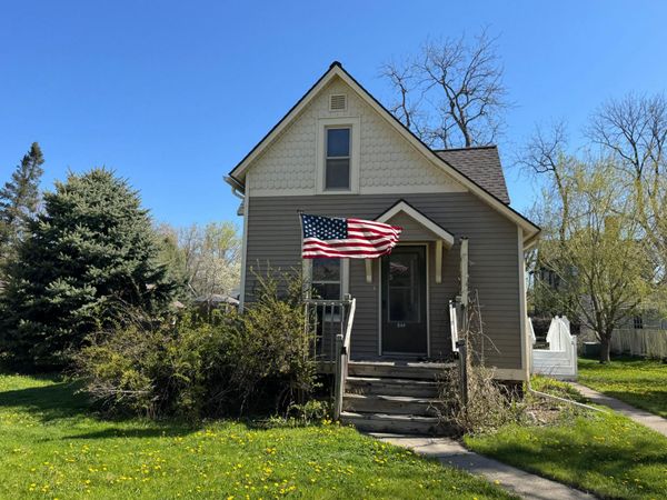 604 W Main Street , Marshall, MN 56258