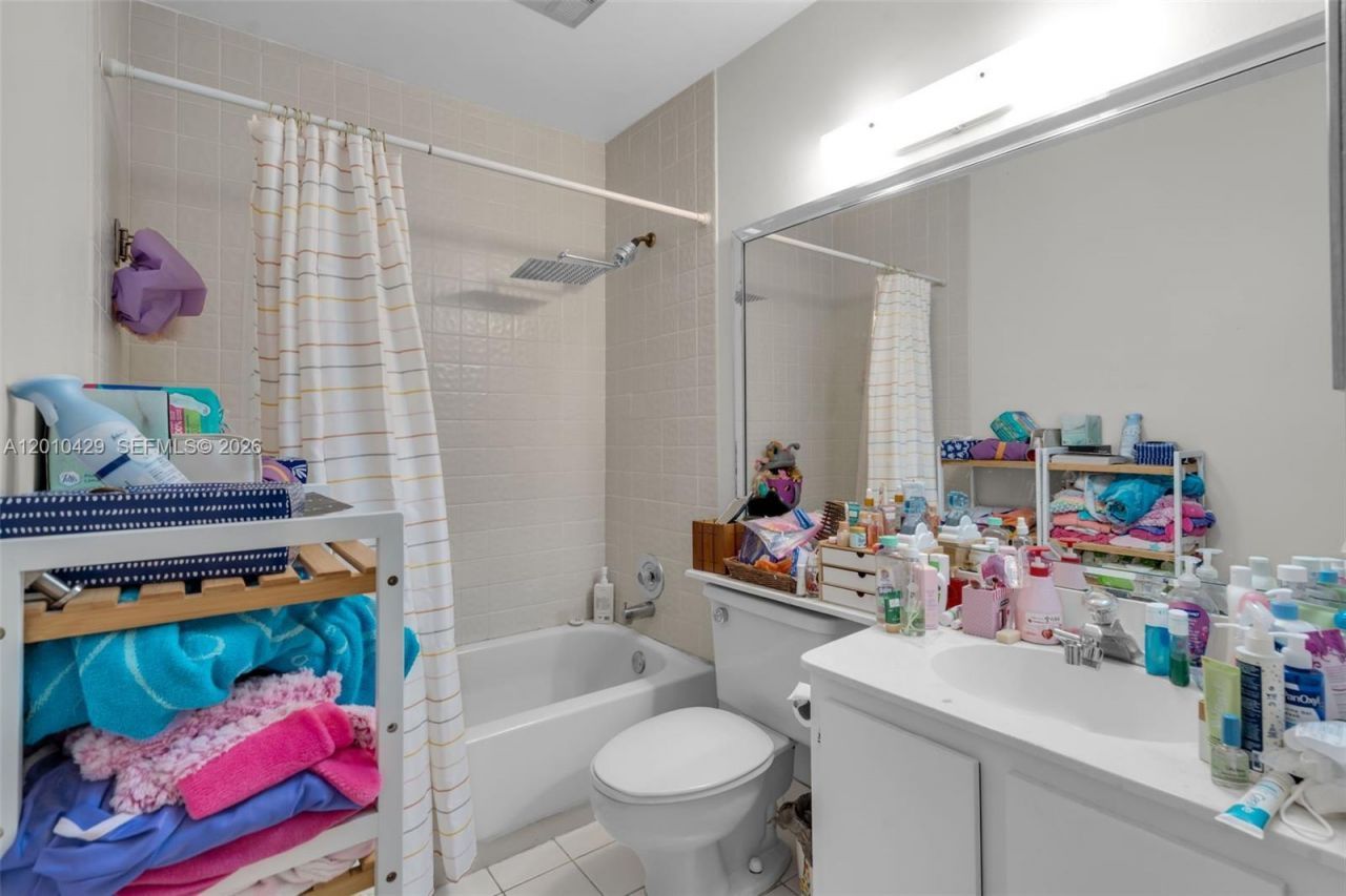 20904 Leeward Ct , Unit 221-2, Aventura, FL 33180 Photo