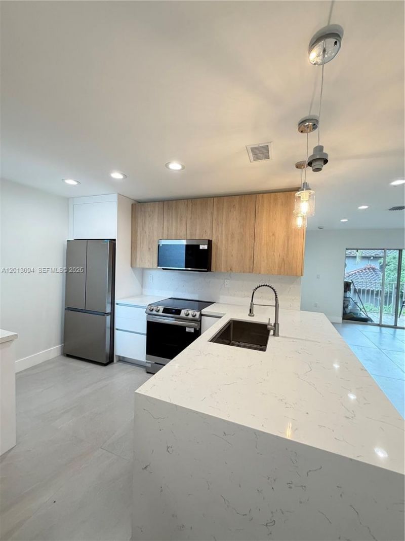 4708 NW 114th Ave , Unit 204-3, Doral, FL 33178 Photo