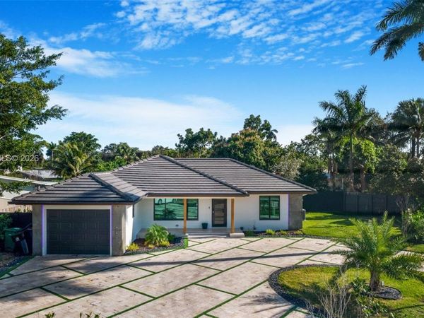 2406 Gulfstream Ln , Fort Lauderdale, FL 33312