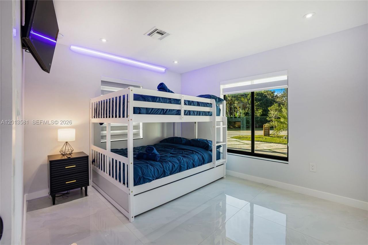 2406 Gulfstream Ln , Fort Lauderdale, FL 33312 Photo