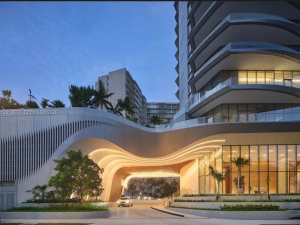 175 SE 25th Rd, Unit 4202, Miami, FL 33129