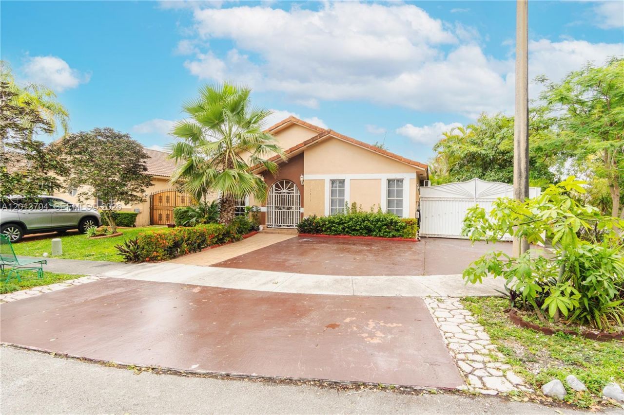 7411 W 33rd Ave, Hialeah, FL 33018 Photo