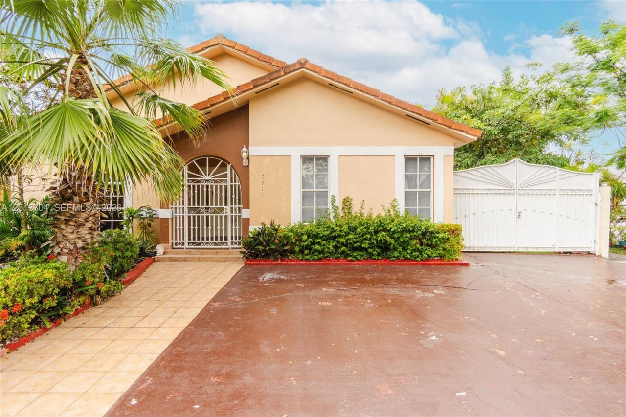 7411 W 33rd Ave, Hialeah, FL 33018 Photo