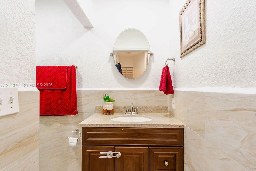 7411 W 33rd Ave, Hialeah, FL 33018 Photo