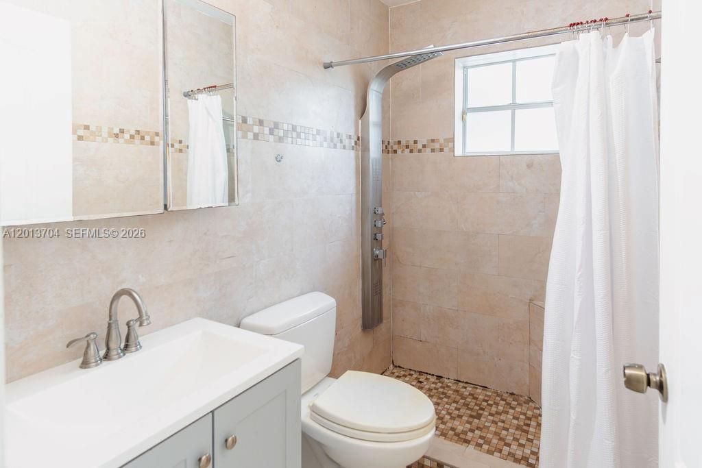 7411 W 33rd Ave, Hialeah, FL 33018 Photo