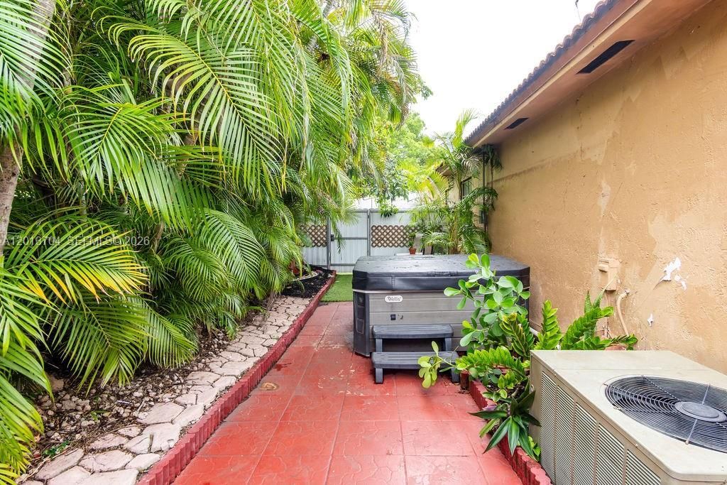 7411 W 33rd Ave, Hialeah, FL 33018 Photo