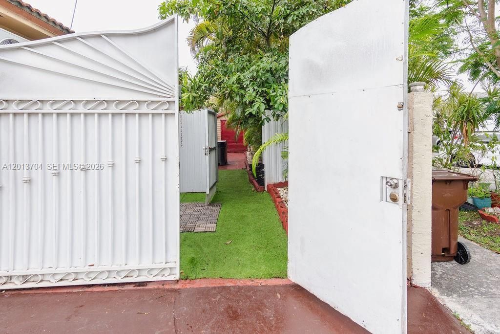 7411 W 33rd Ave, Hialeah, FL 33018 Photo