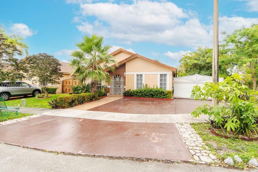 7411 W 33rd Ave, Hialeah, FL 33018 Photo