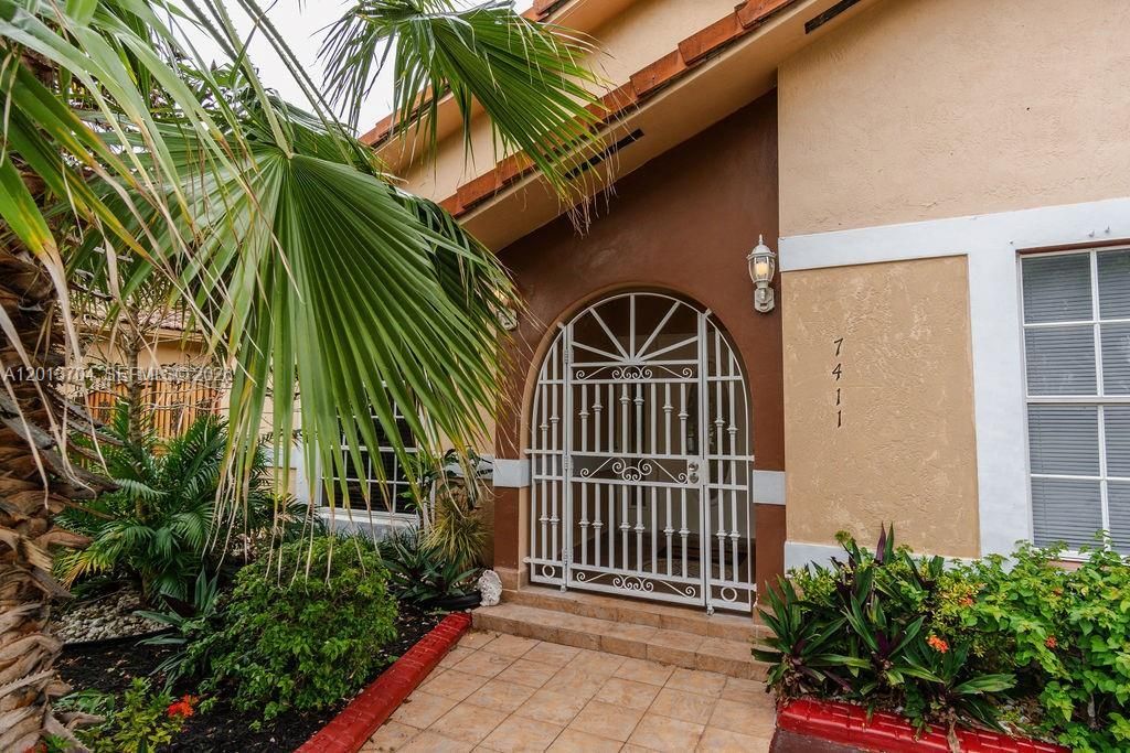 7411 W 33rd Ave, Hialeah, FL 33018 Photo